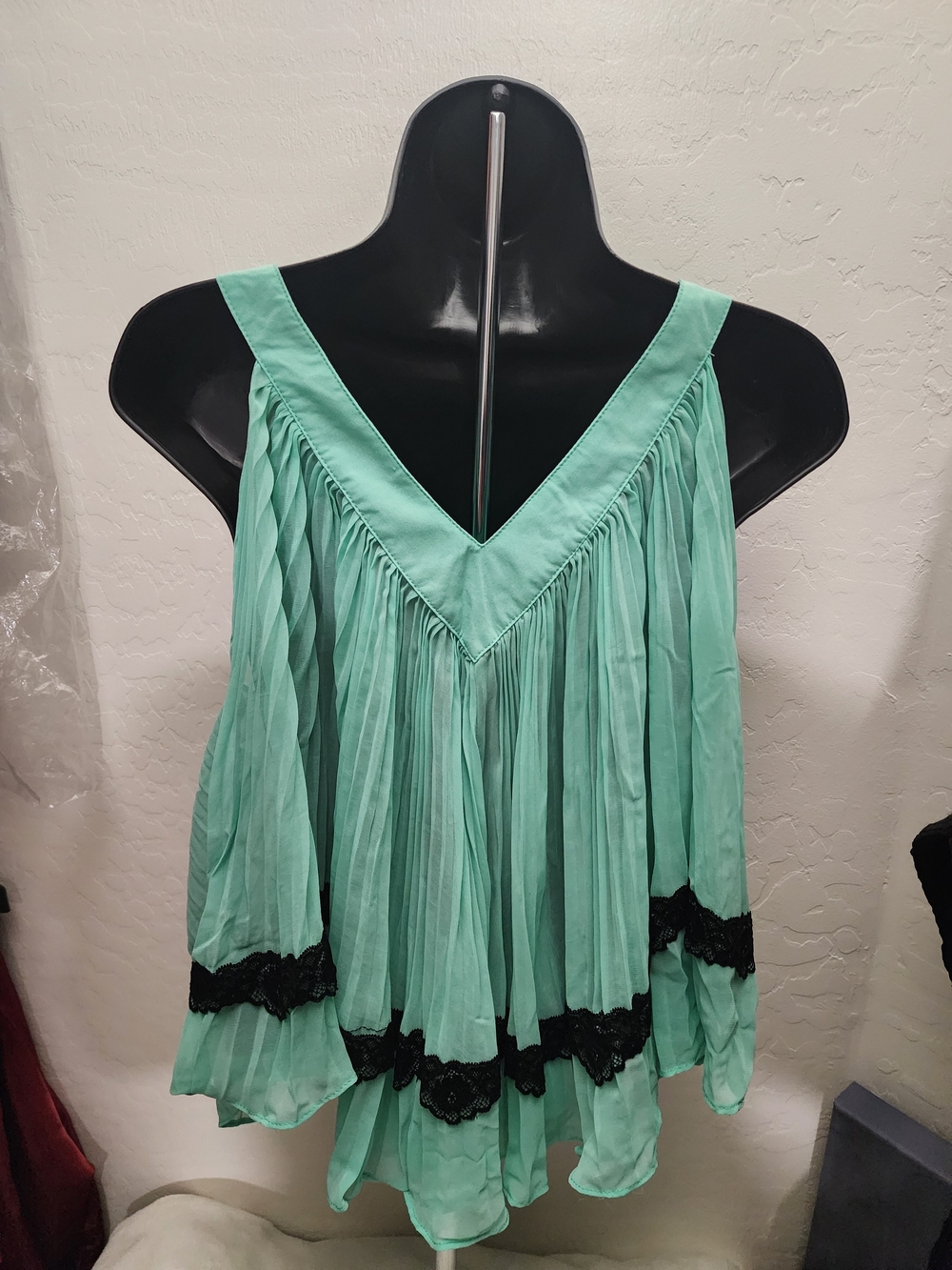 DO+BE Mint Green Tank with Black Trim V-Neck - Picture 2 of 3